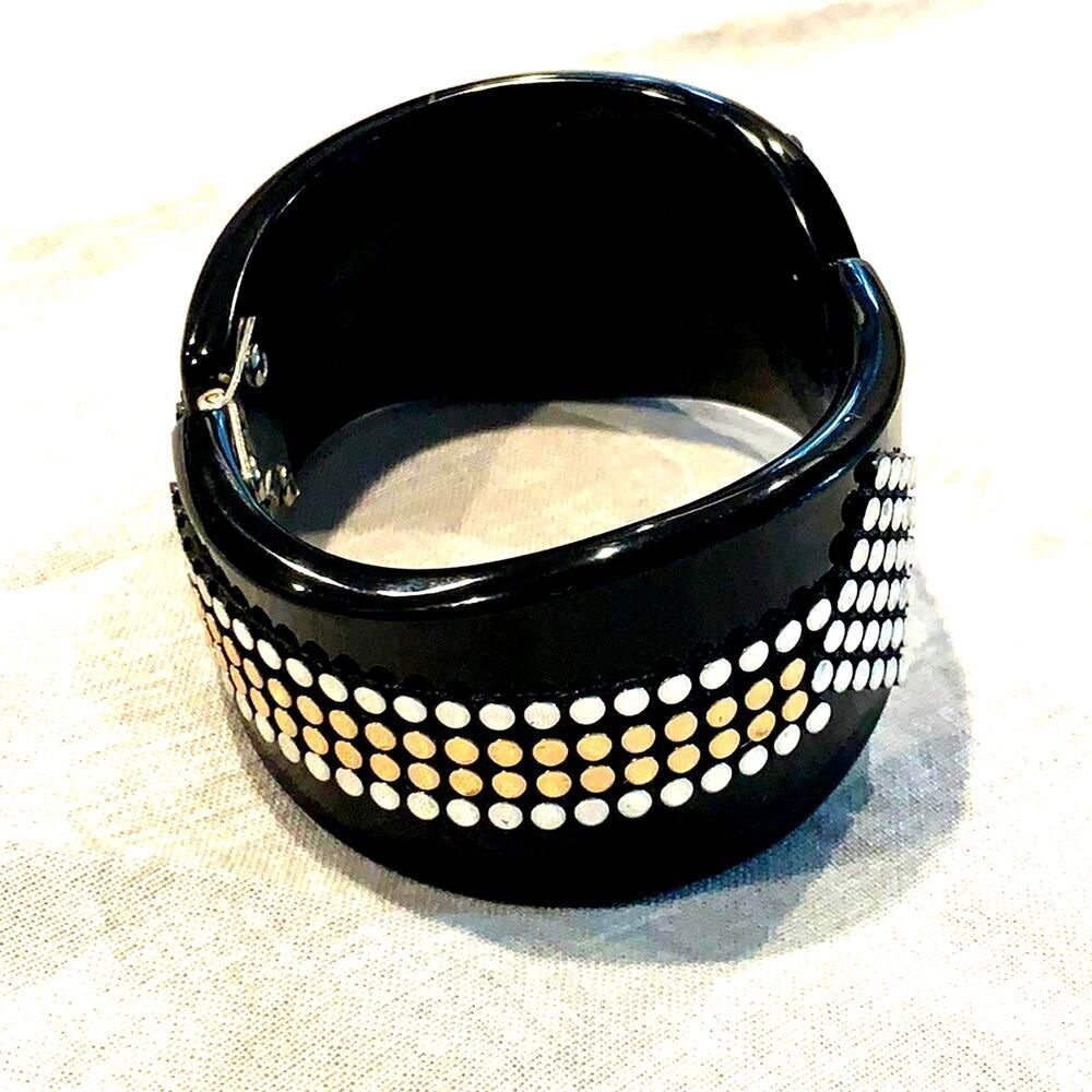 Studded Plastic Black cuff, Vintage - Picture 3 of 3